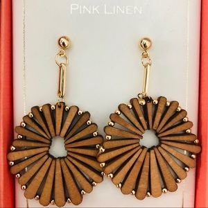 🌺Gold & Wood Petal Earrings🌺